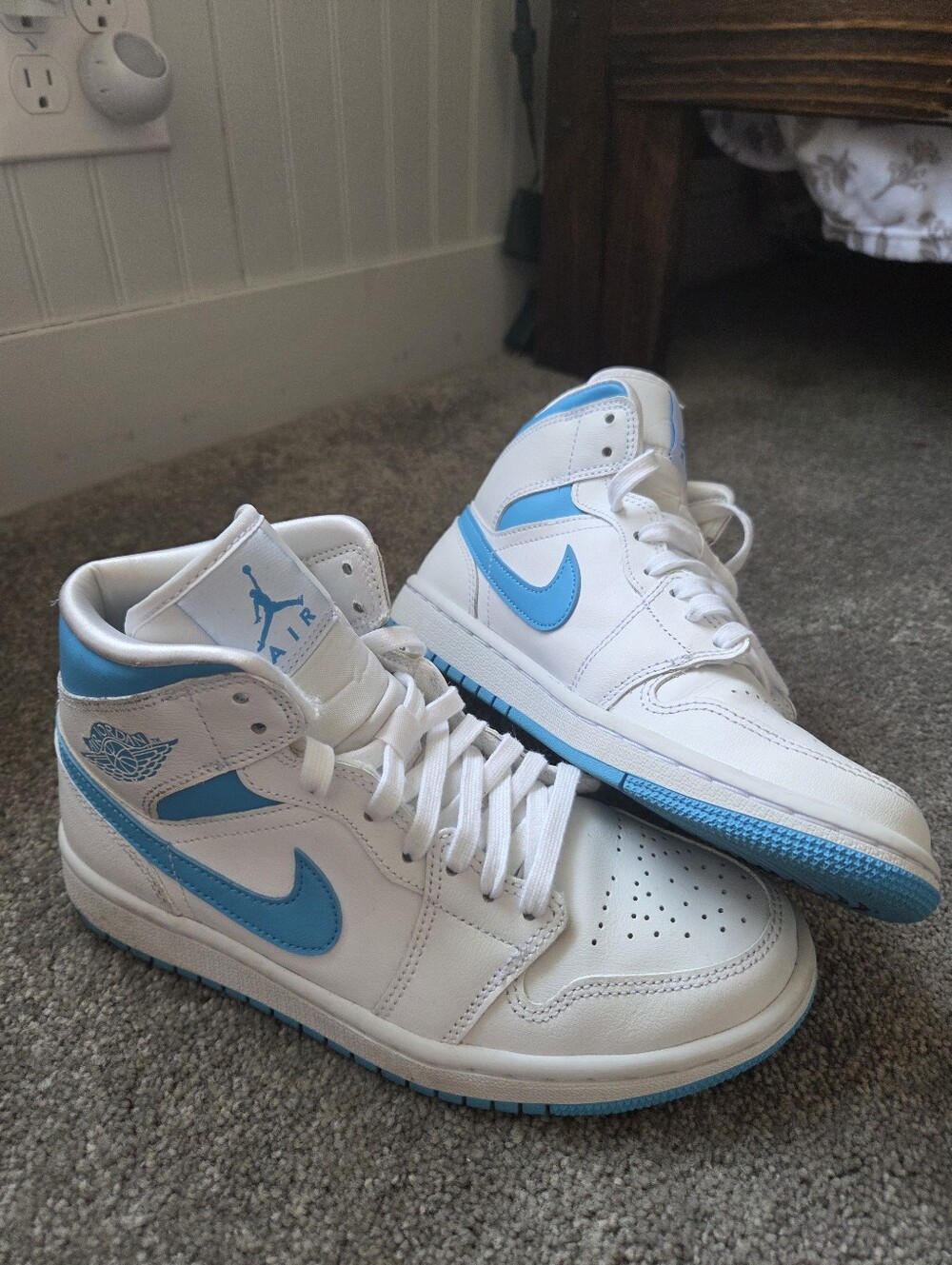 Nike Air Jordan 1 Mid - White with Light Blue Accents